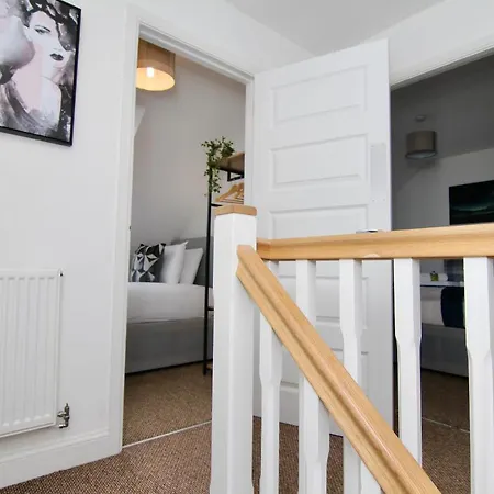 Canalview House - Fully Furnished Coventry City Centre Home Exterior photo