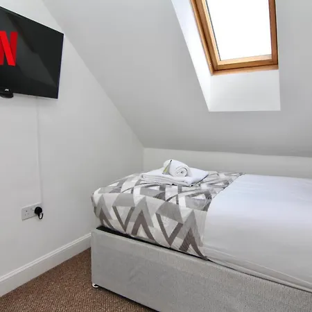 Canalview House - Fully Furnished Coventry City Centre Home Exterior photo