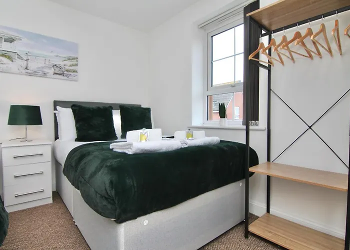 Canalview House - Fully Furnished Coventry City Centre Home