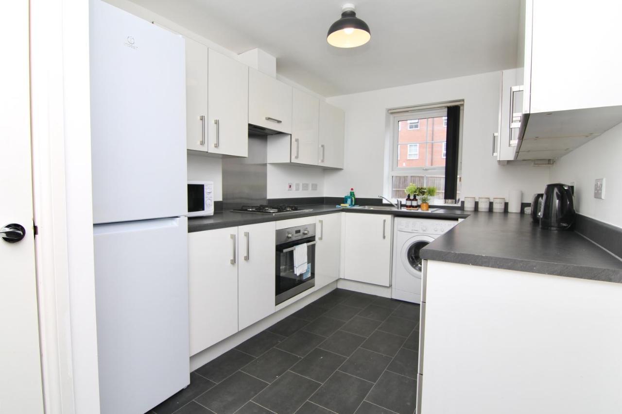 Canalview House - Fully Furnished Coventry City Centre Home Ковентри