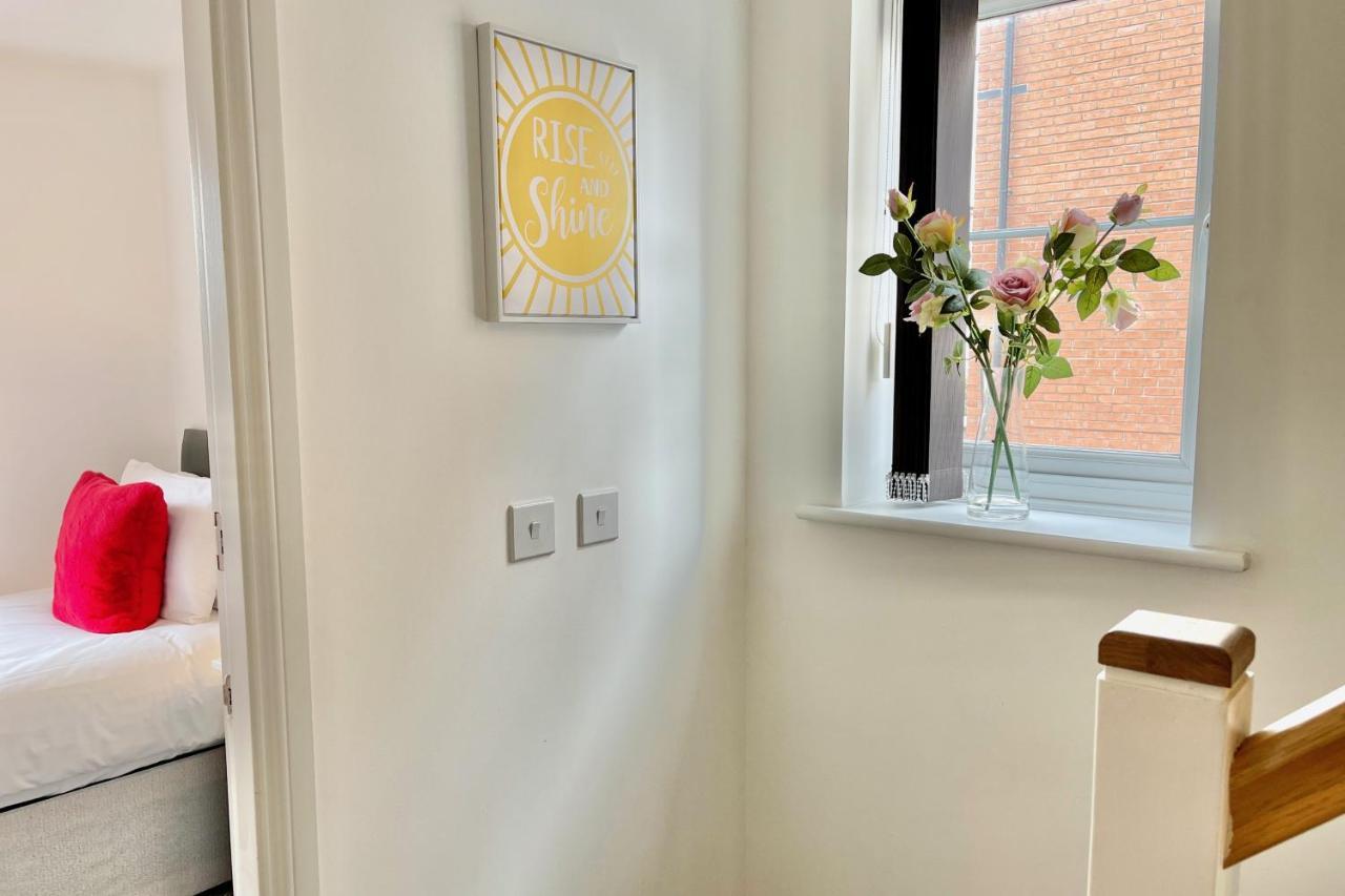 Дом отдыха Canalview House - Fully Furnished Coventry City Centre Home Ковентри