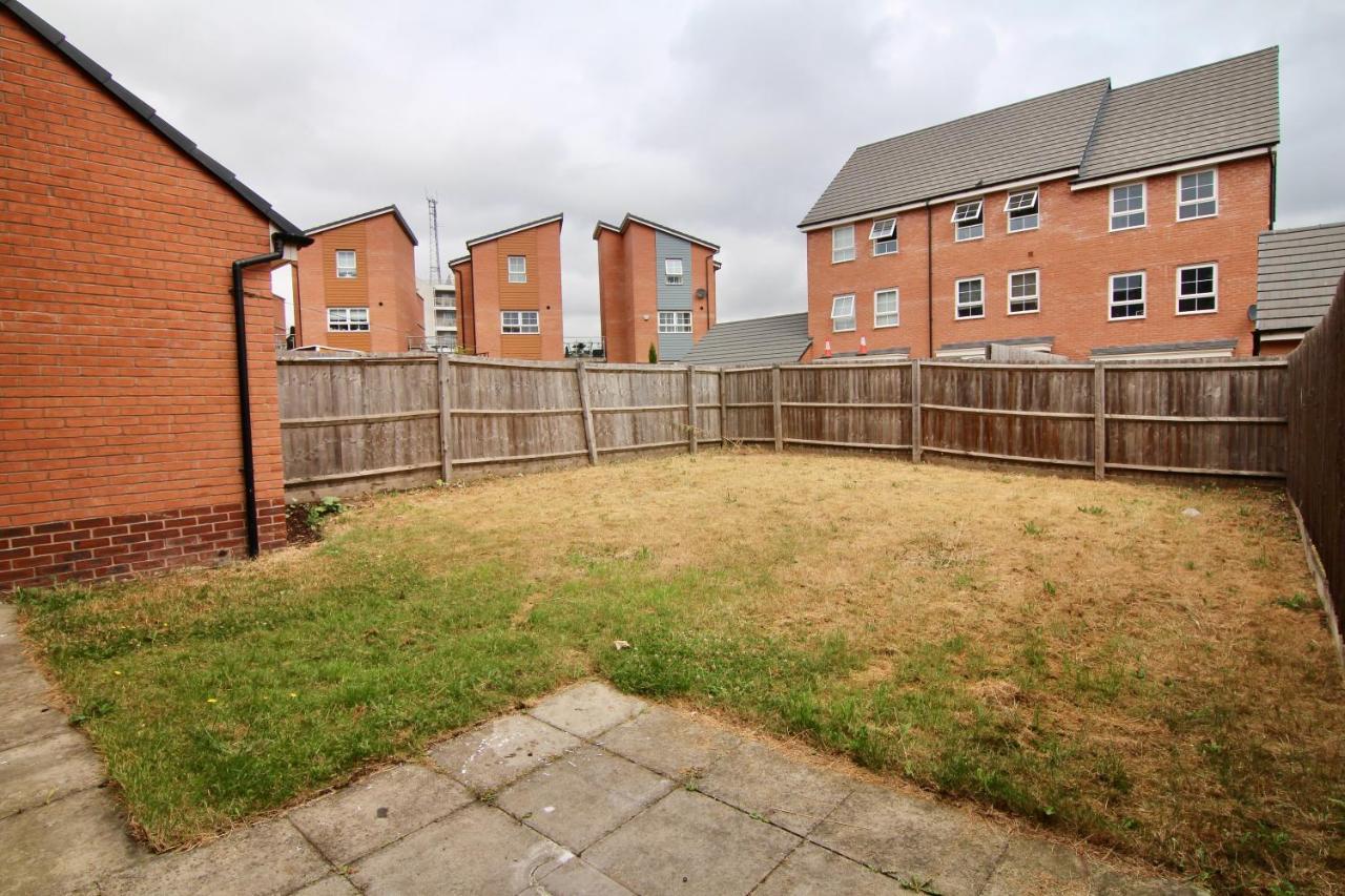 Canalview House - Fully Furnished Coventry City Centre Home Дом отдыха Ковентри